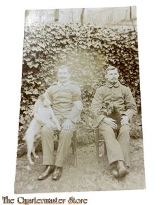 Feld postkarte 1914-18 Photo 2 soldaten in uniform mit Hunde 