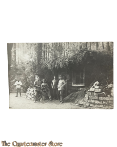 Feld Postkarte 1914-18 Studio Photo Unteroffiziere bei Unterkunft