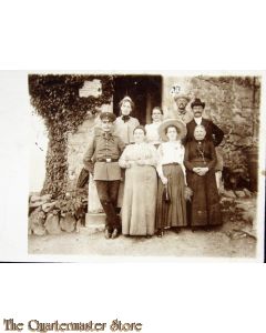 AnsichtsKarte (Mil. Postcard) photo 1914 NCO with family