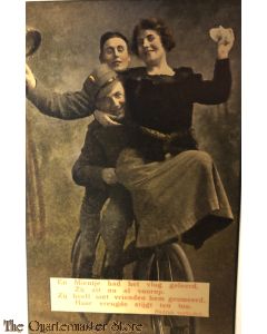 Ansicht mobilisatie 1914 En Mientje had het vlug geleerd. Zij zit nu al voorop. Zij heeft met vrienden hem gesmeerd. Haar vreugde stijgt ten top.
