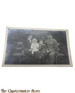 Photo 1915 Deutscher Soldat mit Familie 